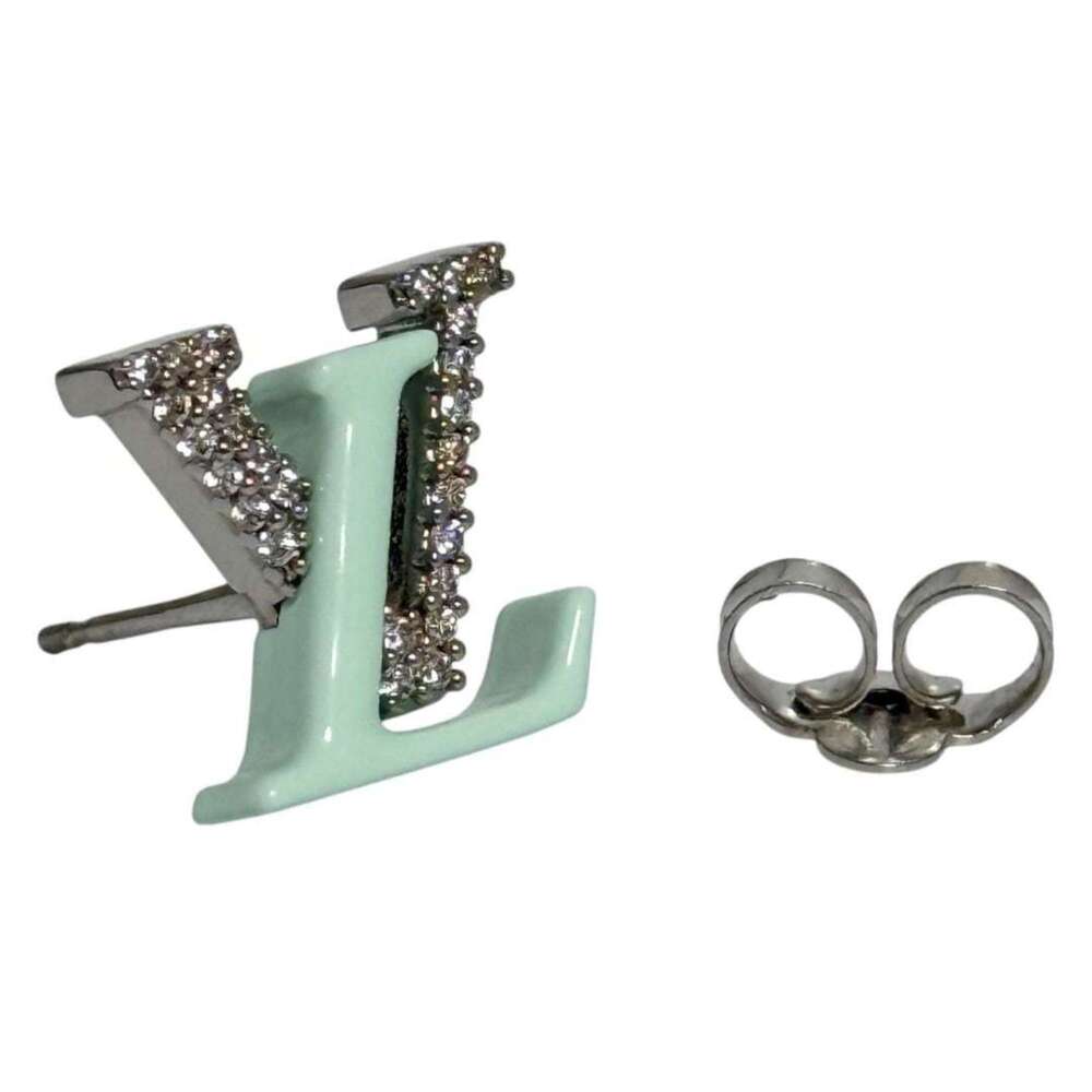 LOUIS VUITTON Earrings - Picture 3 of 10